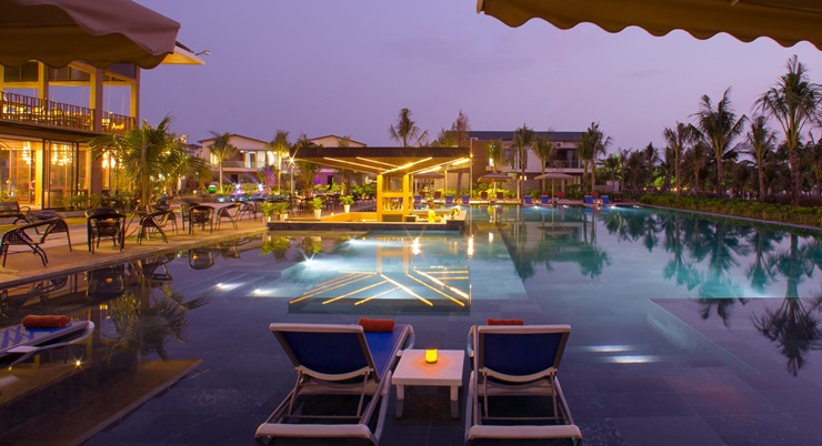 Pool-bar4-scaled.jpg